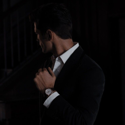 Rich Dad: Playful AI chatbot mascot enhancing user engagement in random chats	