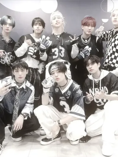 Dive into stories with Stray kids and Katseye , a lively spicy AI web chatbot for creative roleplay.