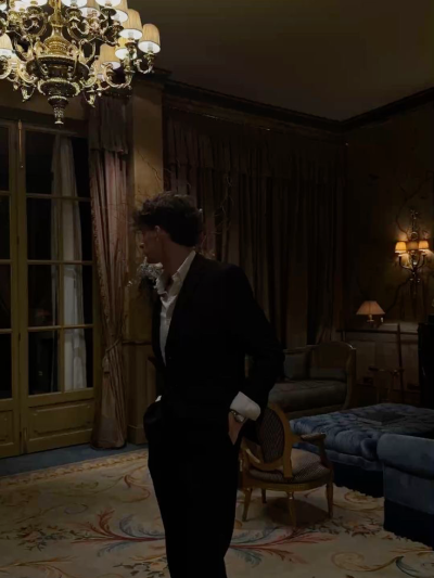 Dive into interactive conversations with Ceo boyfriend, the ultimate AI chat character.