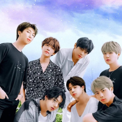 BTS 在公車上：多語言AI對話夥伴圖標，適用於全球線上聊天服務