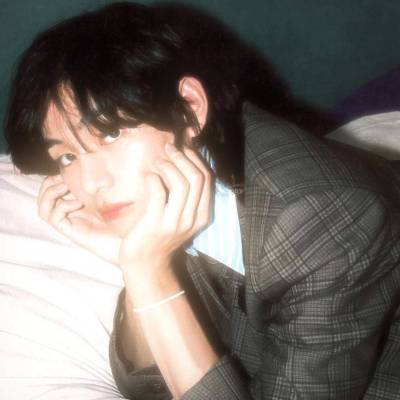 Taehyung — Best Friend: Multilingual AI conversation partner icon for global chat online services