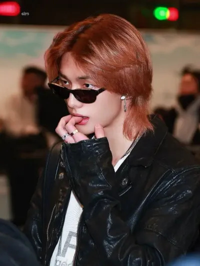 Hwang Hyunjin: Participe de conversas de IA com esse charmoso personagem de IA, que conta com recursos de soulgen e ifreechat para bate-papo gratuito agora.	