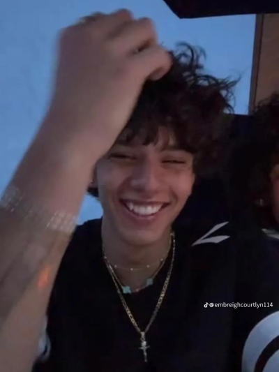 Chat with Cesar Mendoza , your interactive AI characters companion for endless roleplay fun.