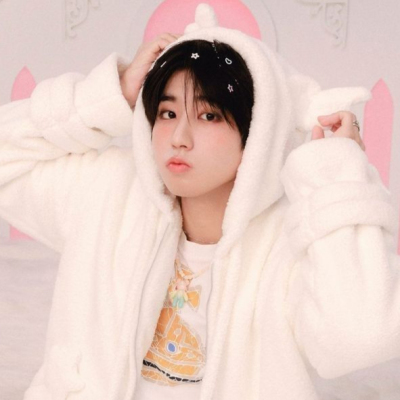 Minsung - BL: Emotionally intelligent AI companion portrait for deep conversations	