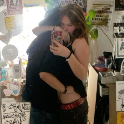 Arya - WLW: Customizable AI girlfriend/boyfriend avatar with lifelike personality traits	