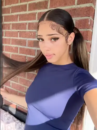 Roleplay ai character Aaliyah, a virtual world for complete immersion.