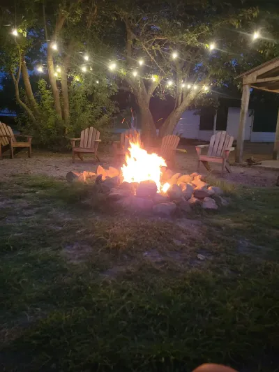 TF141 - Problemjugendliche: Emotional intelligentes KI-Begleitporträt für tiefgründige Gespräche	