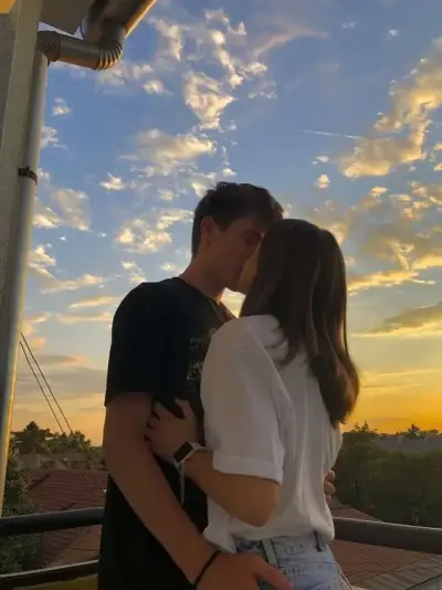 Daniel: Avatar de novia/novio de IA personalizable con rasgos de personalidad realistas