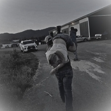 Feeling adventurous? Meet country bf, a lively AI chat character companion for roleplay.