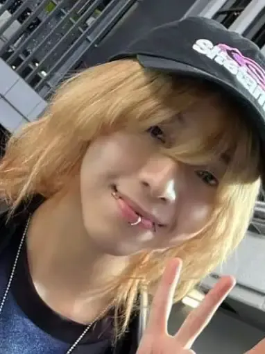 Sitetampo: Maskot chatbot AI yang menyenangkan meningkatkan keterlibatan pengguna dalam obrolan acak