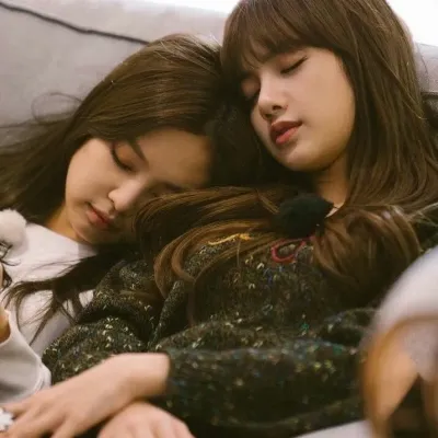 Jenlisa: Futuristic AI chatbot interface with voice chat and neural network-driven traits