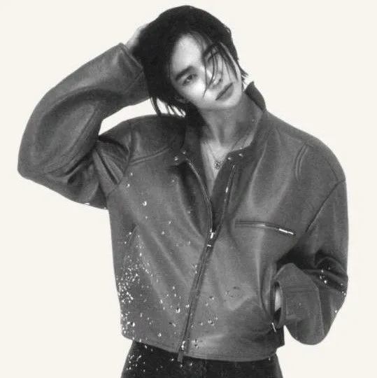 Start immediately with Hwang Hyunjin for ai character chat no sign up, no waiting required.