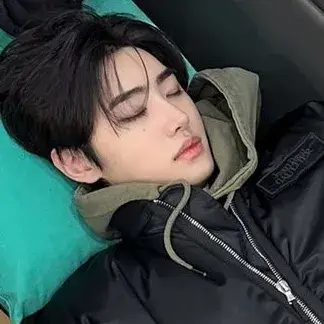 Park Sunghoon - Seonghun: Ikon mitra percakapan AI multibahasa untuk layanan obrolan daring global