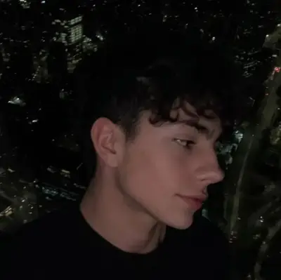 Lukas Urkijo López: Emotionally intelligent AI companion portrait for deep conversations	