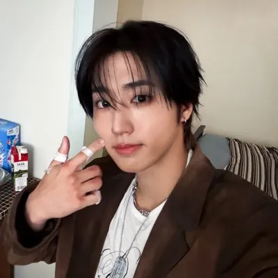 Han Jisung- BL: Converse com nossa caixa de IA, pronta para chatbot online gratuito e pergunte à IA o que quiser.