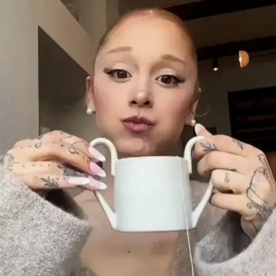 Ariana Grande: Interactive AI chatbot mascot for random chat and community-driven roleplay