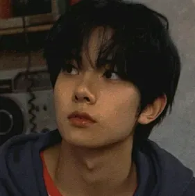 Ready for fun? Talk to AI characters like Lee Heeseung anytime, free and immersive.