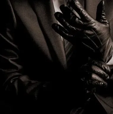 Engage in lively talking AI sessions with A Russian Mafia On Your Cruise and explore new stories.