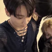 Jungkook: Avatar pacar/pacar AI yang dapat disesuaikan dengan ciri-ciri kepribadian yang nyata	