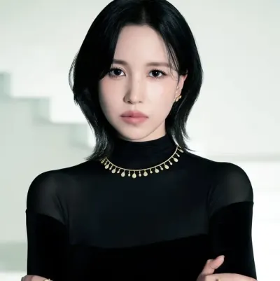 Mina: Fantasy-themed AI roleplay character art for immersive storytelling