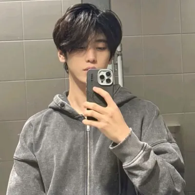 Zergan Bl: Fantasy-themed AI roleplay character art for immersive storytelling