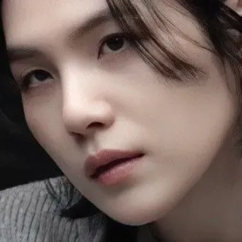 Min Yoongi: Avatar chatbot AI sicuro con funzionalità di chat 1v1 crittografate	