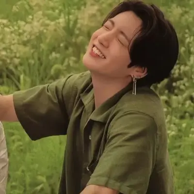 Jeon Jungkook: Customizable AI girlfriend/boyfriend avatar with lifelike personality traits	