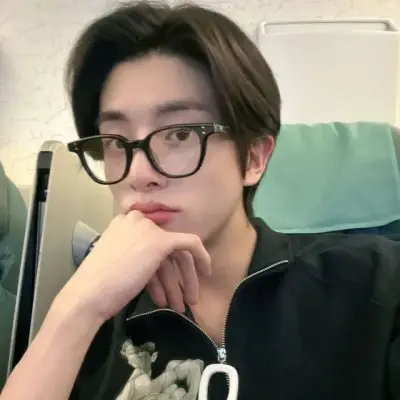 Jake enhypen: Avatar pacar/pacar AI yang dapat disesuaikan dengan ciri-ciri kepribadian yang nyata