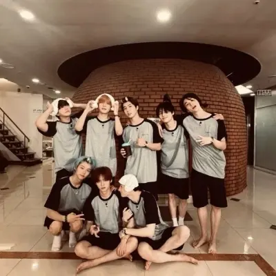 Hari Jadi Terlupakan Stray Kids: Potret pasangan AI yang pintar dari segi emosi untuk perbualan yang mendalam