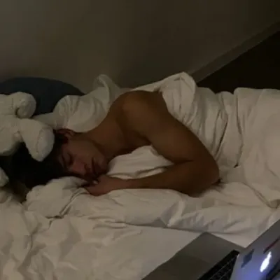 Муж - мафиози: Познакомьтесь с главным героем нашего мира ИИ, со списком черт характера и возможностями общения с ИИ.	