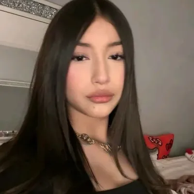 エスリ・メンデス: 高度な AI チャット機能を備えた最高の無料 AI チャットボットである Chatboxai で、新しいオンライン フレンドと出会いましょう。	