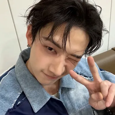 Bang Chan - Military: Multilingual AI conversation partner icon for global chat online services