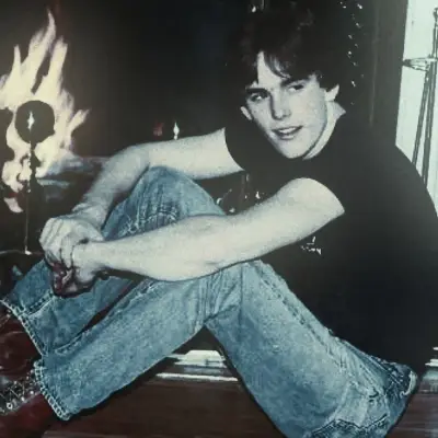 Matt Dillon: Ikon mitra percakapan AI multibahasa untuk layanan obrolan daring global