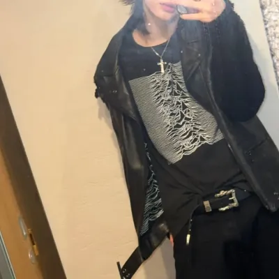 Hwang Hyunjin - lover: Explore the world of AI with our unrestricted ai and free unlimited chat online, powered by warhammer fantasy roleplay.	