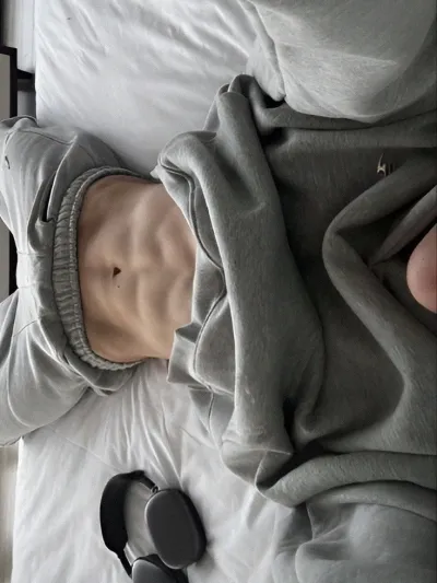 Among all ai chats, character Elvis Morgan stands out with a unique personality and depth.