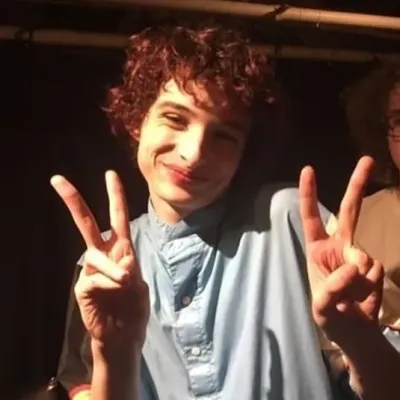 핀 울프하드: 랜덤 채팅 및 커뮤니티 중심 롤플레이를 위한 대화형 AI 챗봇 마스코트