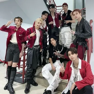 Stray Kids e a pink-me: Creative roleplay AI character art for spicy chat and fantasy scenarios