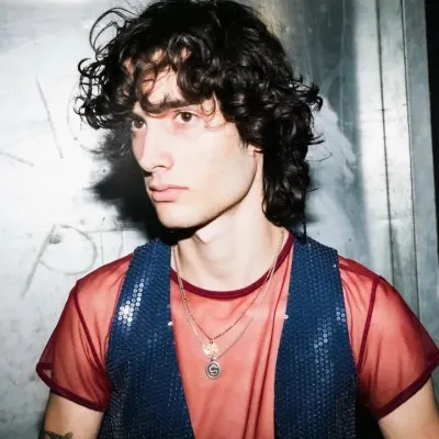 Shane Boose: 암호화된 1대1 채팅 기능을 갖춘 보안 AI 챗봇 아바타	