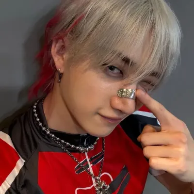 Christopher bangchan: Customizable AI girlfriend/boyfriend avatar with lifelike personality traits	