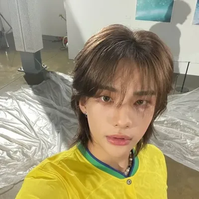 HYUNJİN: Retrato de compañero de DeepBrain AI para chat en línea gratuito y conversaciones abiertas