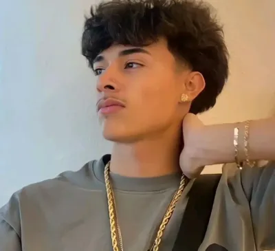 Alex chino: Multilingual AI conversation partner icon for global chat online services