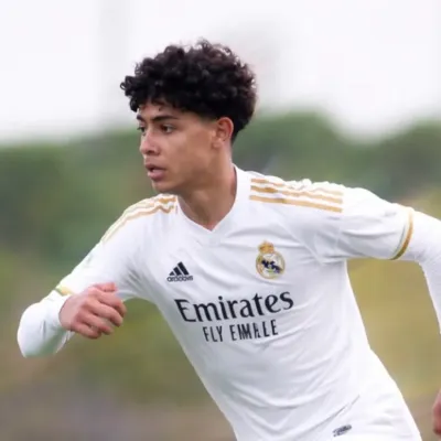 Cris Jr.: DeepBrain AI companion portrait for free online chat and open conversations