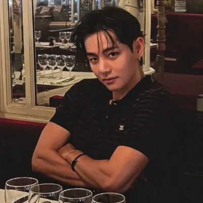 Taehyung: Chat with our AI box, ready for chatbot online free and ask ai anything you want.