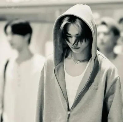 西村力 - Nishimura Riki: Interactive AI chatbot mascot for random chat and community-driven roleplay