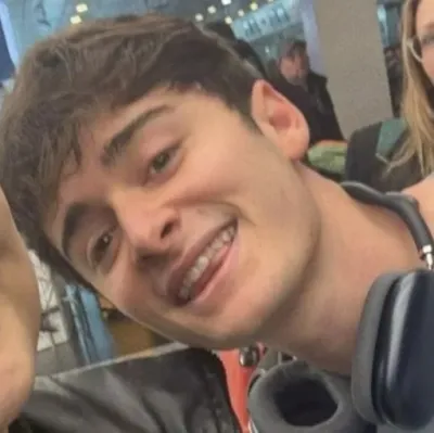 Noah Schnapp: DeepBrain AI companion portrait for free online chat and open conversations