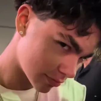 Find Your Perfect AI Companion with Malachi Barton: Chat Online with Character AI Old and New.