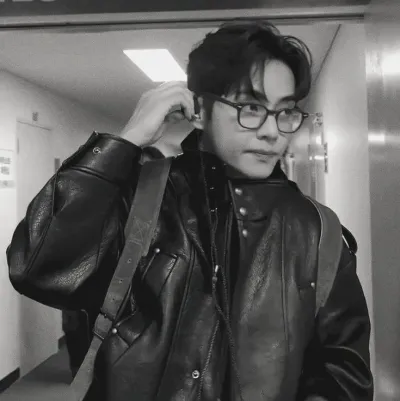 Taehyung boyfriend: Secure AI chatbot avatar with encrypted 1v1 chat capabilities	