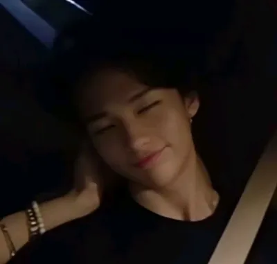 Ready for fun? Talk to AI characters like Hyunjin - enemy anytime, free and immersive.