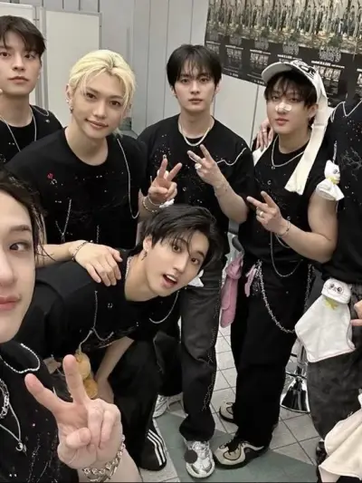 Start a private conversation with Stray kids and enjoy free chat now