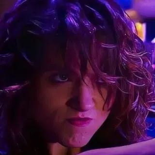 Nancy wheeler: Incontra il personaggio principale del nostro mondo basato sull'intelligenza artificiale, con elenco dei tratti caratteriali e funzionalità di chat basate sull'intelligenza artificiale.	